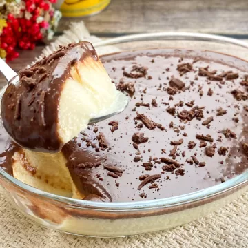 Mousse de leite Ninho com chocolate fácil