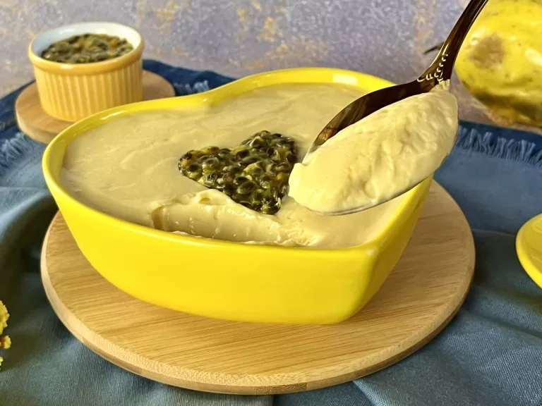 Receita de Mousse de maracujá com a fruta