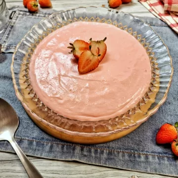 Mousse de morango com leite