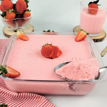 Mousse de morango rápido