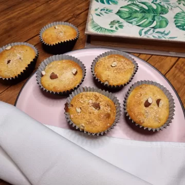 Muffin de coco com amêndoas