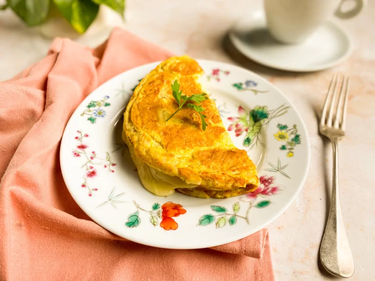 Receita de Omelete com ovo e queijo
