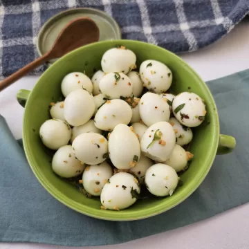 Ovos de codorna temperados