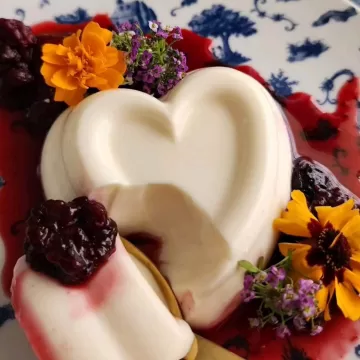 Panna cotta com frutas vermelhas