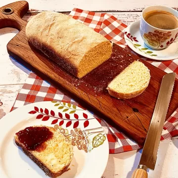 Pão de fubá fofinho e sem sovar