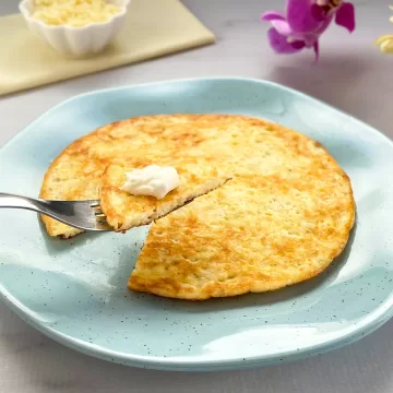 Pão de queijo low carb de frigideira
