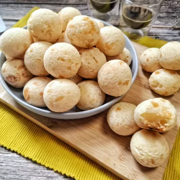 Pão de queijo mineiro