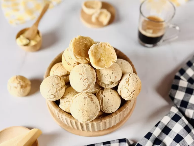Receita de Pão de queijo simples