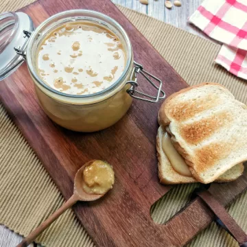 Pasta de amendoim caseira