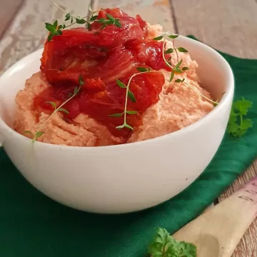 Patê de ricota com tomate seco