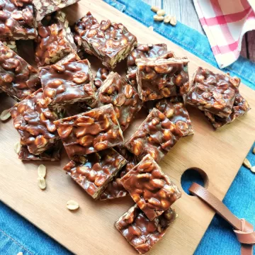Pé-de-moleque de chocolate