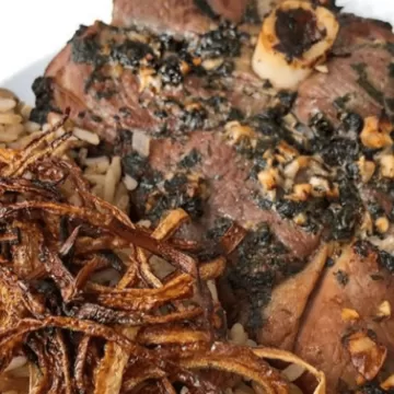 Pernil de cordeiro com mjadra