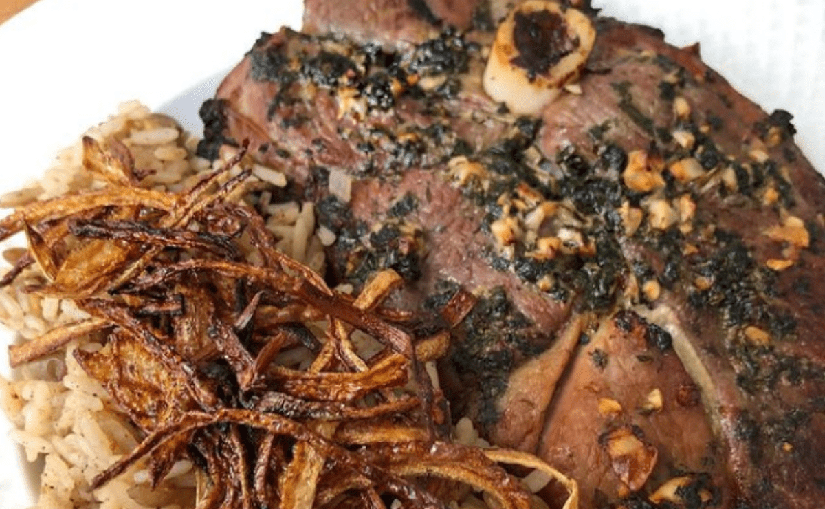 Pernil de cordeiro com mjadra
