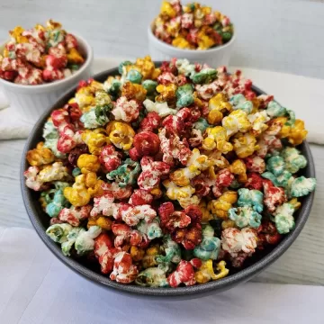 Pipoca doce colorida
