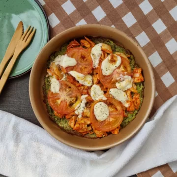 Pizza low carb com massa de brócolis