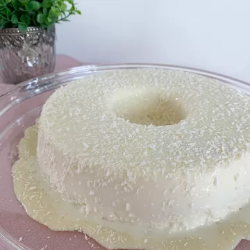 Pudim gelado de coco