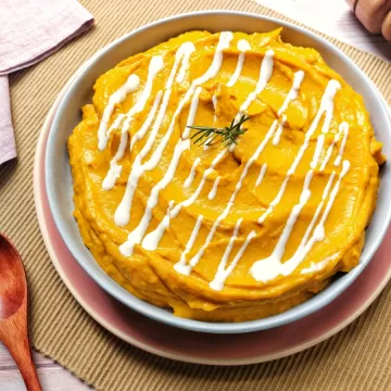 Purê de abóbora com creme de leite