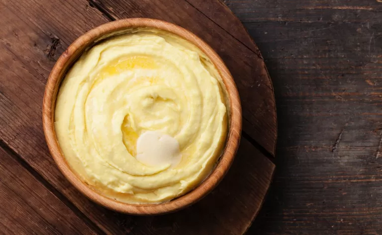 Receita de Purê de batata com 2 queijos