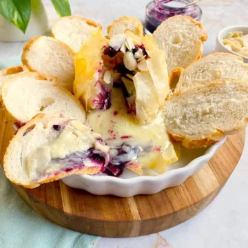 Queijo brie com massa filo