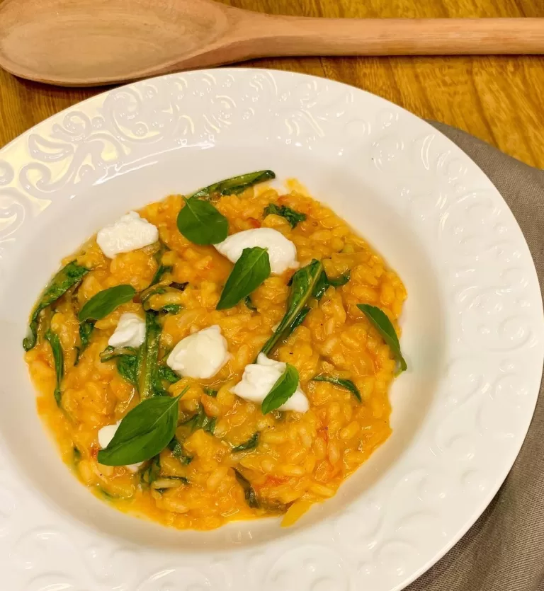 Receita de Risoto caprese com rúcula