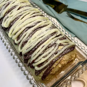 Rocambole de creme de avelã e leite em pó