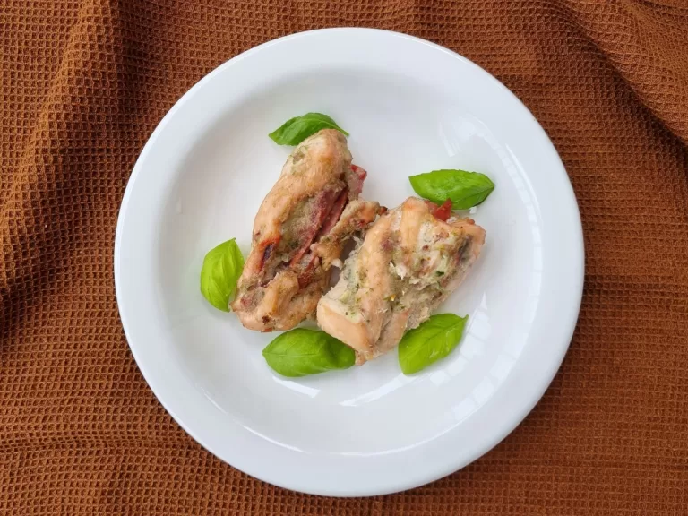 Receita de Rolinhos de frango recheado com queijo e calabresa