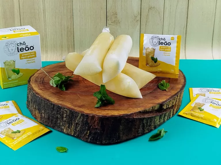 Receita de Sacolé alcoólico de abacaxi com hortelã