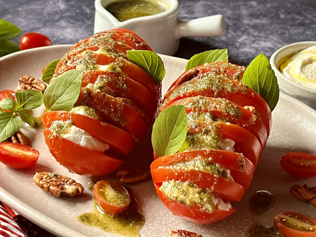 Salada caprese com pesto