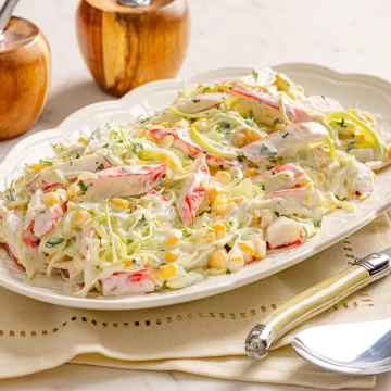 Salada de alho-poró e kani