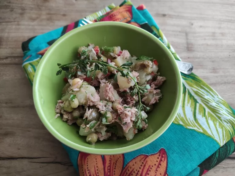 Receita de Salada de batata com atum