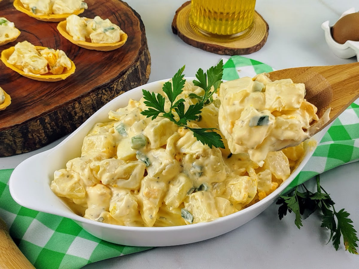 Salada de batata com ovo