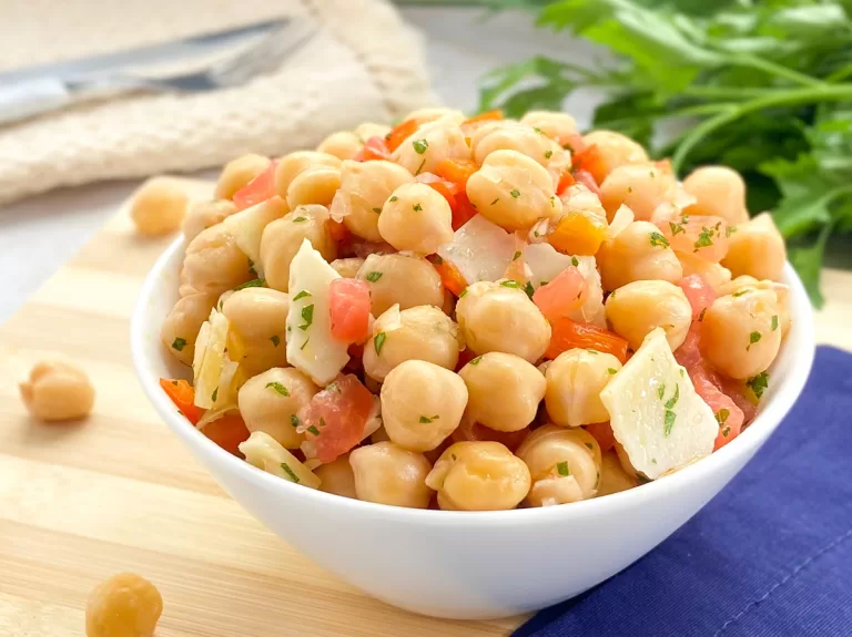 Receita de Salada de grão-de-bico simples