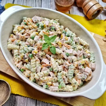 Salada de macarrão fácil e rápida