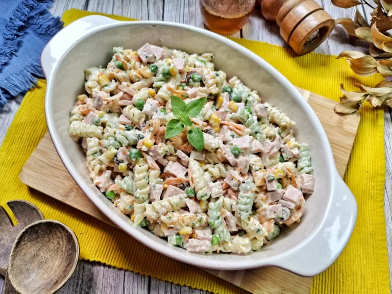 Receita de Salada de macarrão fácil e rápida