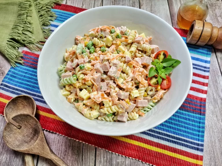 Receita de Salada de macarrão parafuso