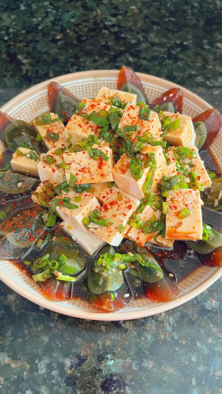 Receita de Salada de ovo centenário com tofu