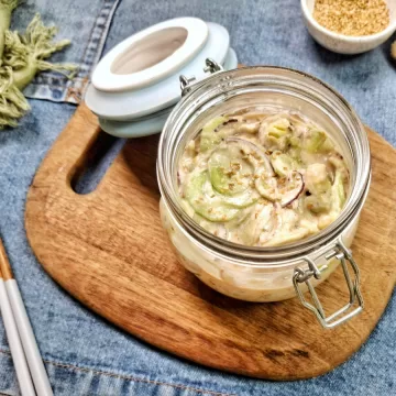 Salada de pepino com cream cheese