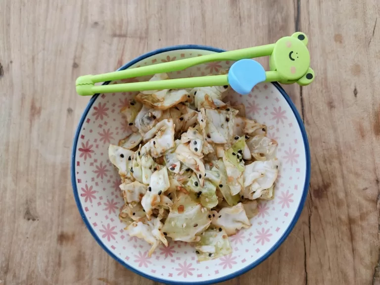 Receita de Salada de repolho com gergelim e shoyu