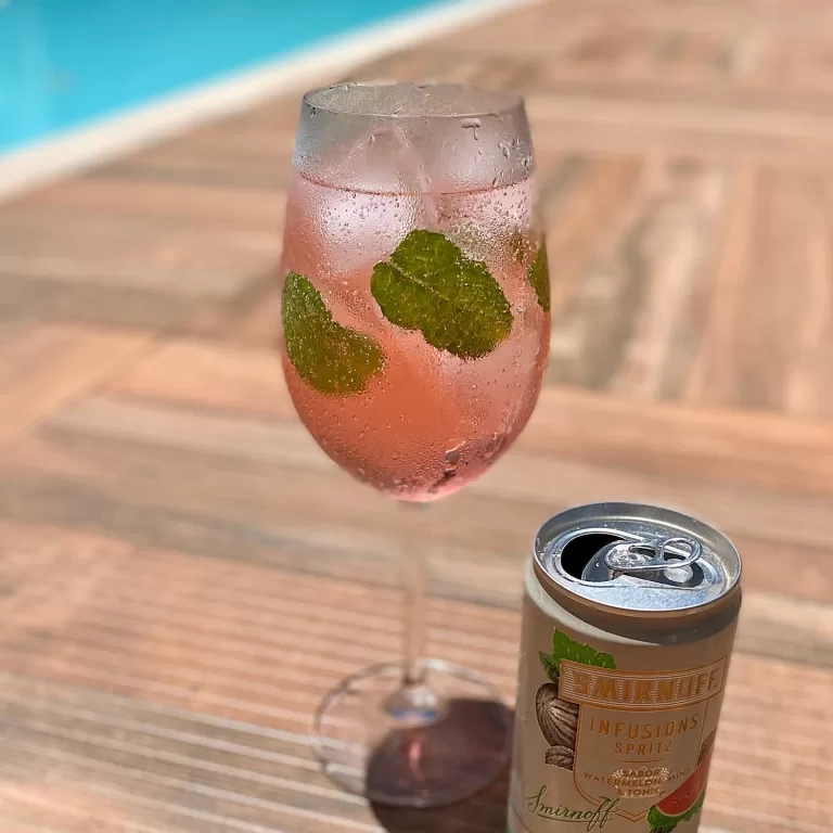 Receita de Smirnoff infusions spritz melancia e menta