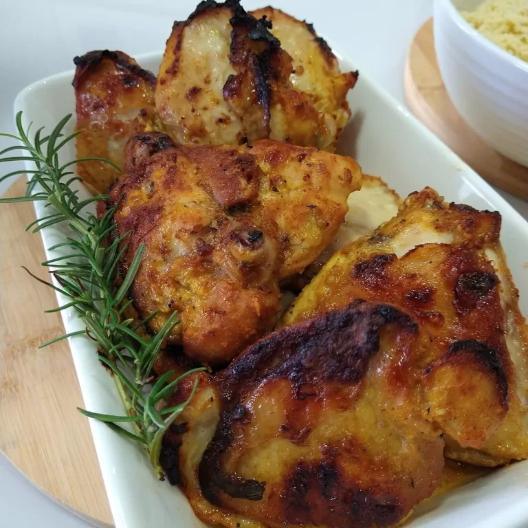 Receita de Sobrecoxa assada com mel e alho