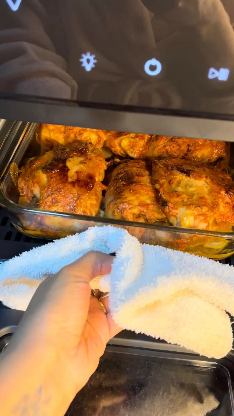 Receita de Sobrecoxa de frango assado com batatas