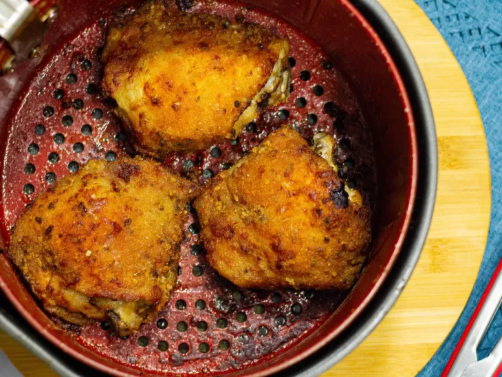 Receita de Sobrecoxas crocantes na airfryer