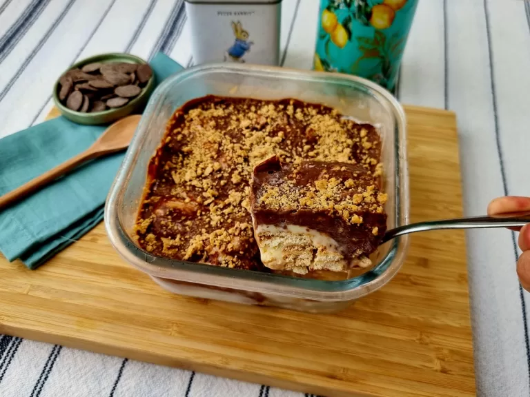 Receita de Sobremesa gelada de biscoito fácil