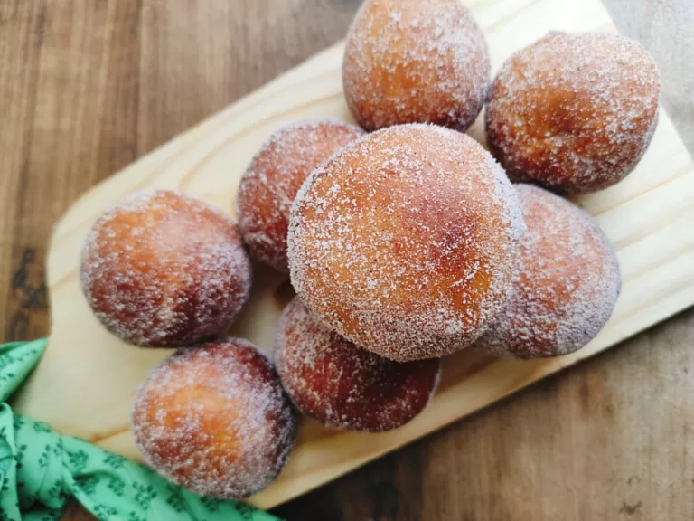 Receita de Sonho doce recheado com goiabada