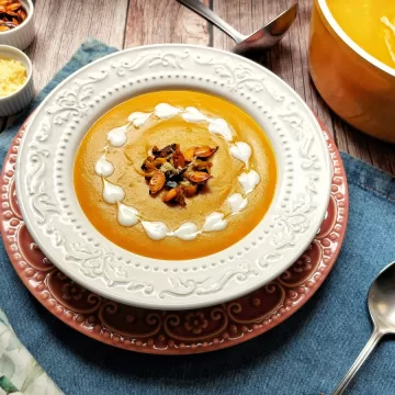 Sopa de abóbora cremosa