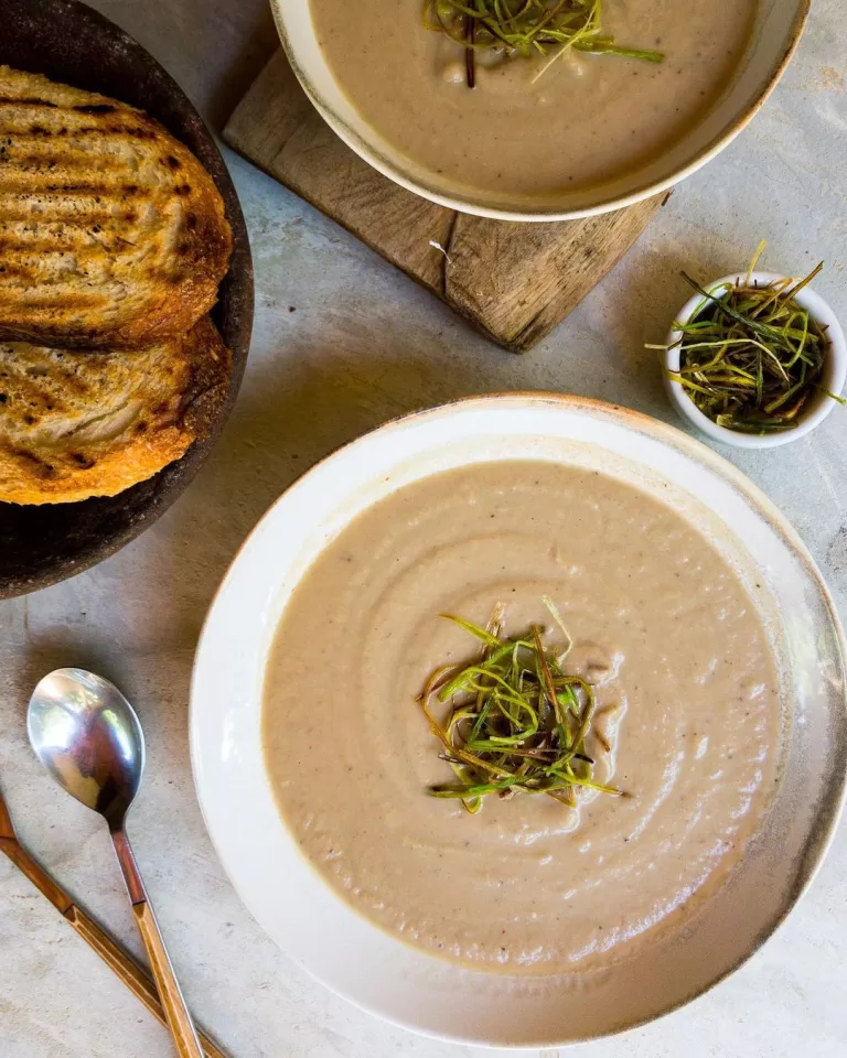 Receita de Sopa de couve-flor com alho-poró