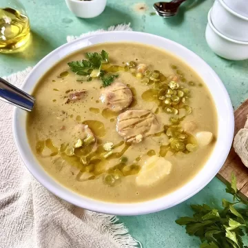Sopa de ervilha com batata e cenoura