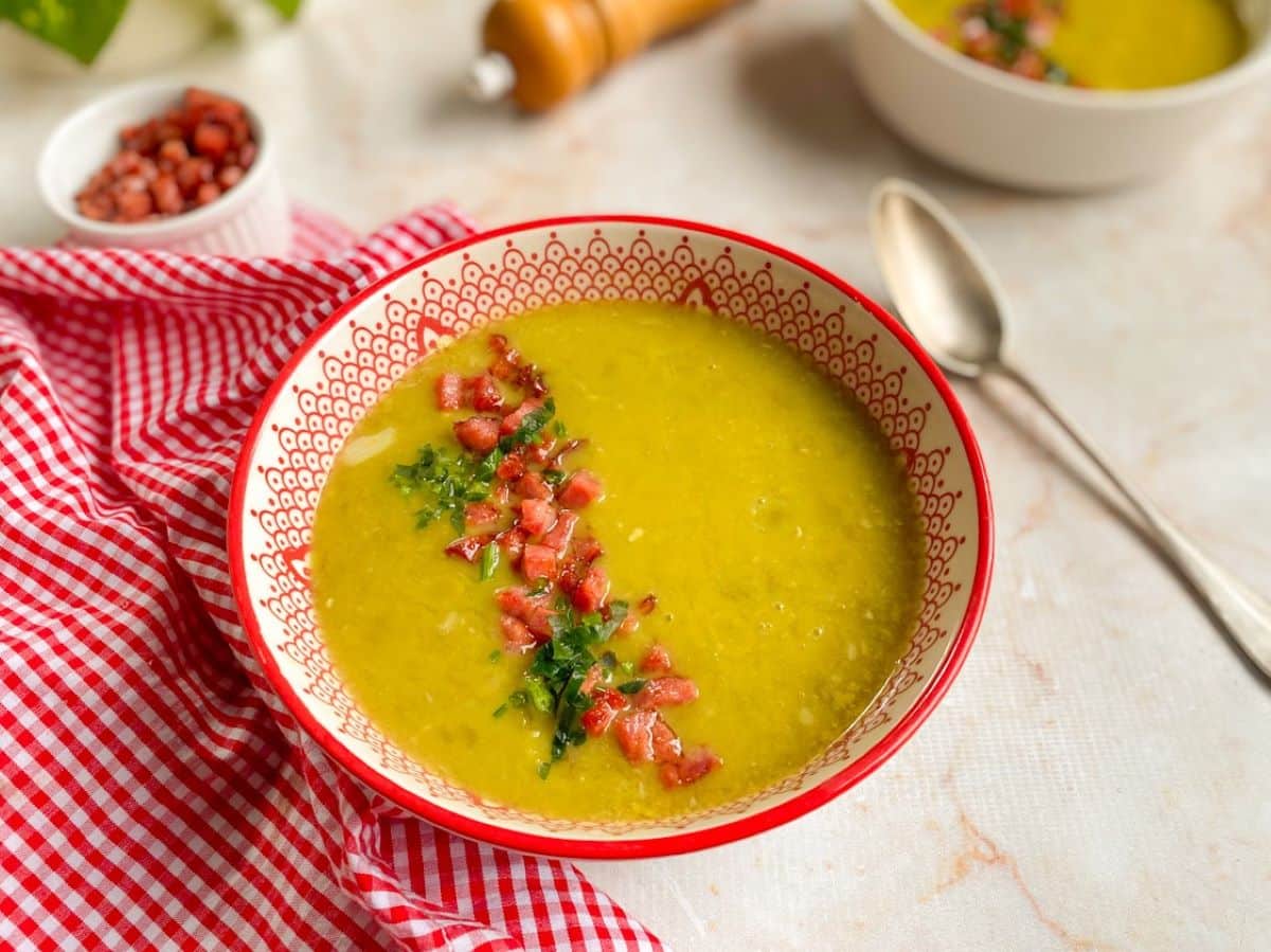 Sopa de ervilha simples