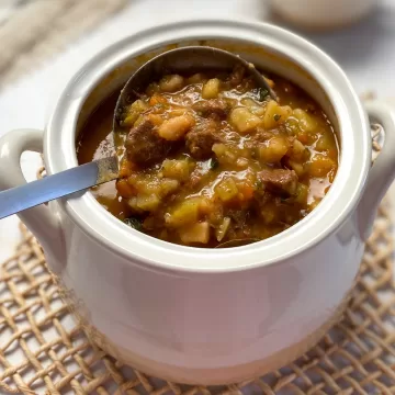 Sopa de músculo com legumes