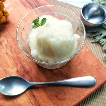 Sorvete de abacaxi com 2 ingredientes